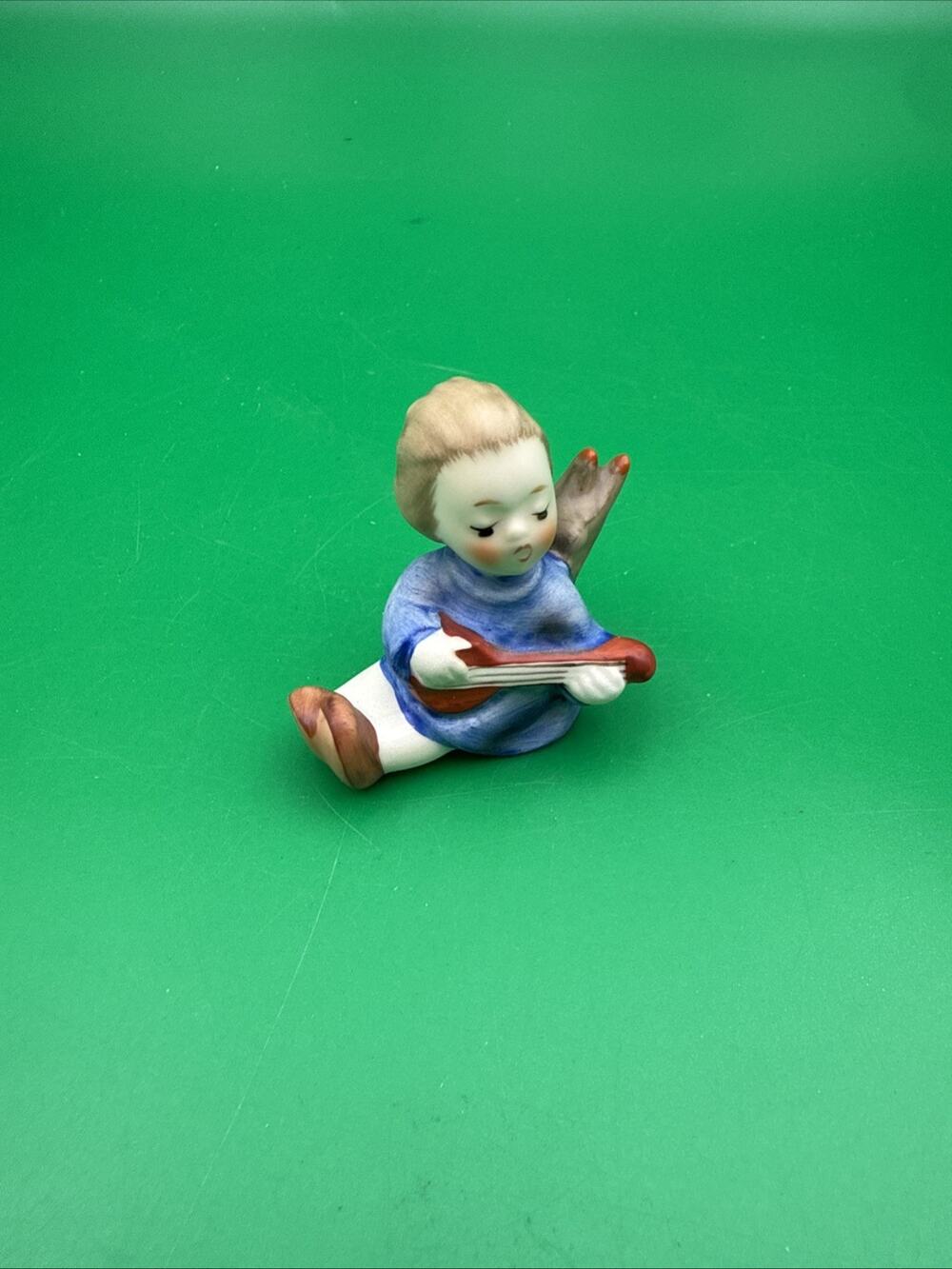 Goebel Hummel #238/A Figurine "Angel with Lute" 1967 With Original Box